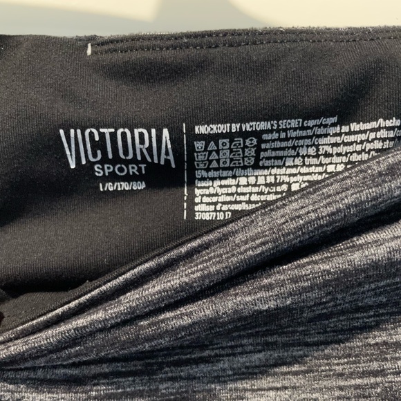 Victoria Secret Sport Size Large Knockout Crop Leggings - Picture 3 of 5